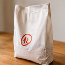 Bolsa con fuelle laminada mate blanca Largo 220. Frente 150. Fuelle 40mm (33)