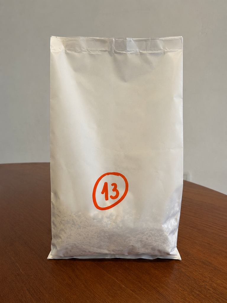 Bolsa con fuelle laminada mate blanca Largo 320. Frente 150. Fuelle 40mm (34)